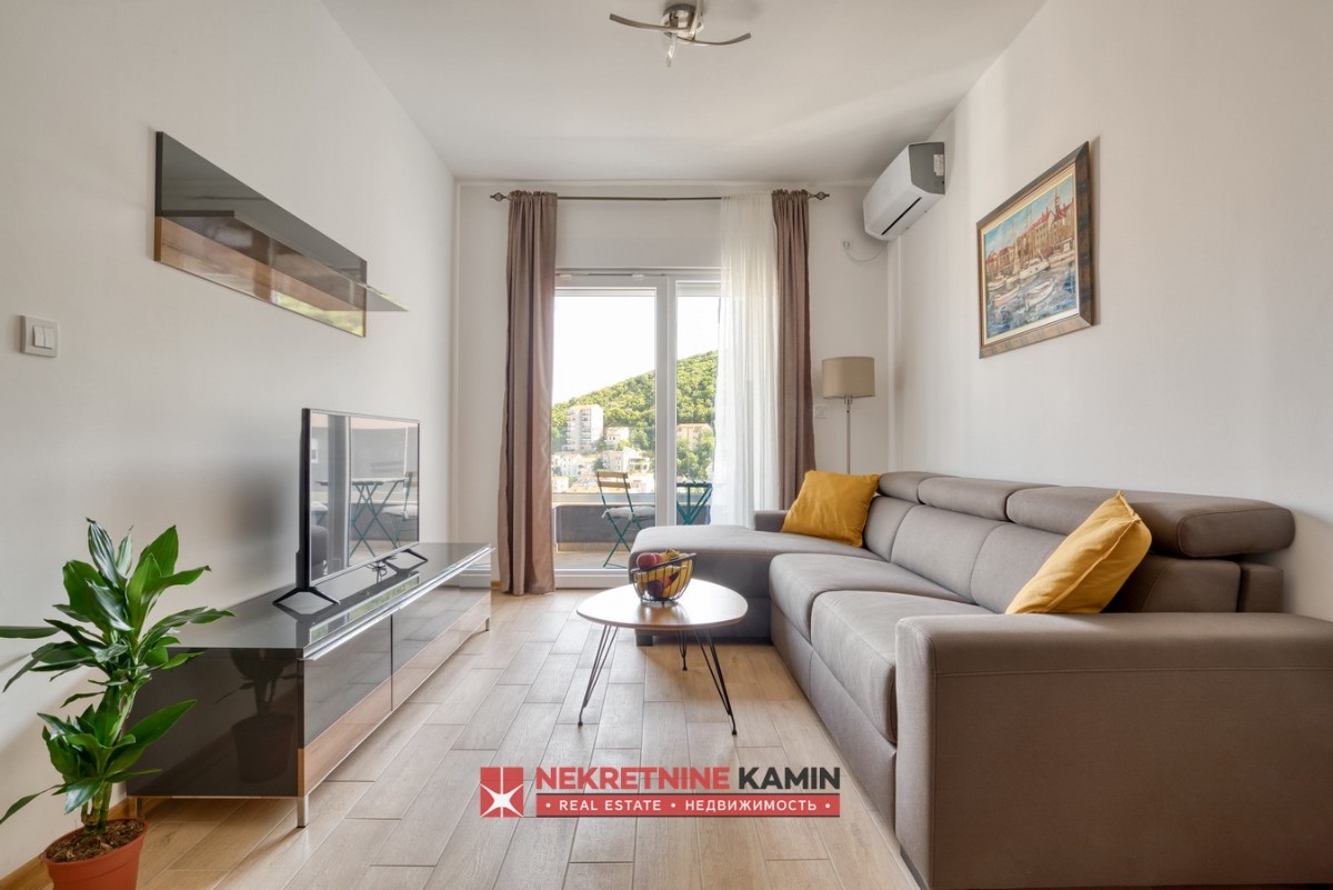 Lijep jednosoban stan u kompleksu, Budva 